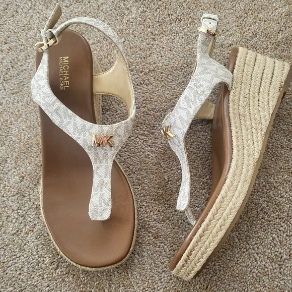Michael Kors Shoes - Michael kors laney thong platform wedge sandal 6.5